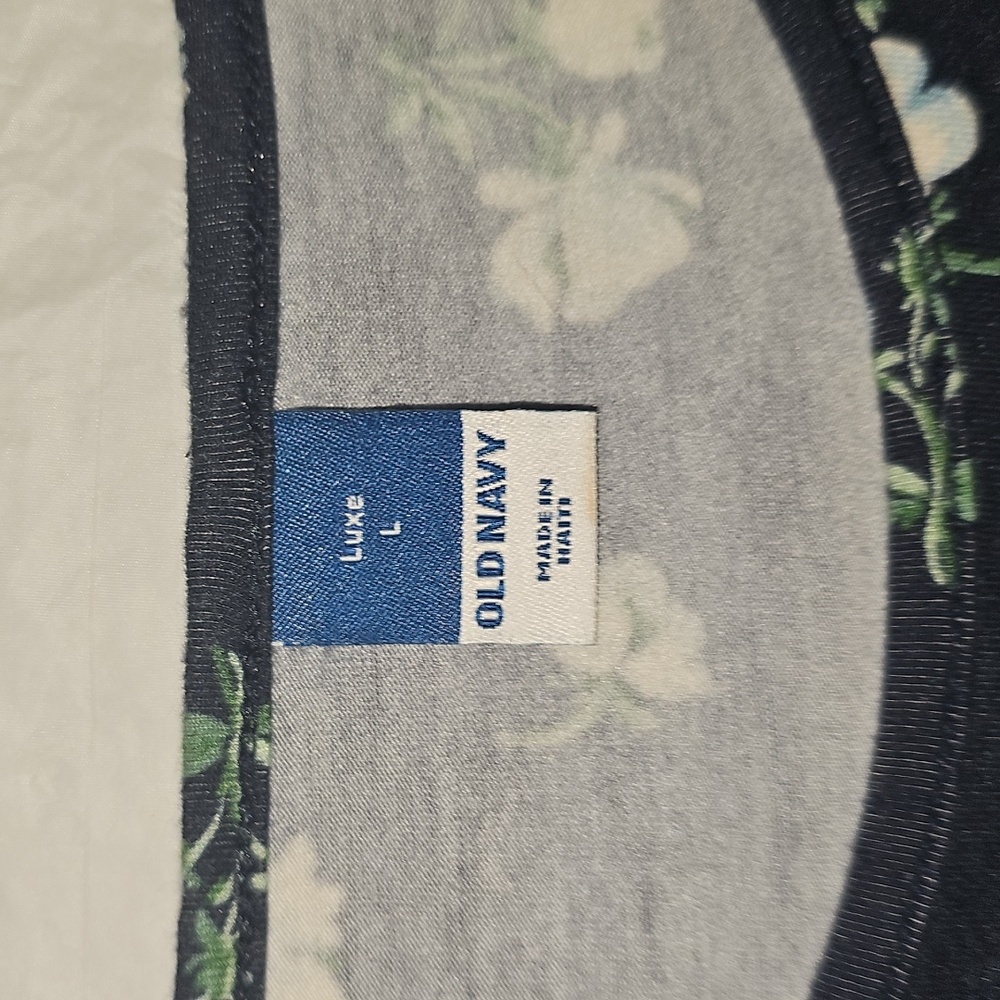 Old Navy Women's Large Luxe Crew-Neck Blue Floral Top Used - Picture 4 of 10